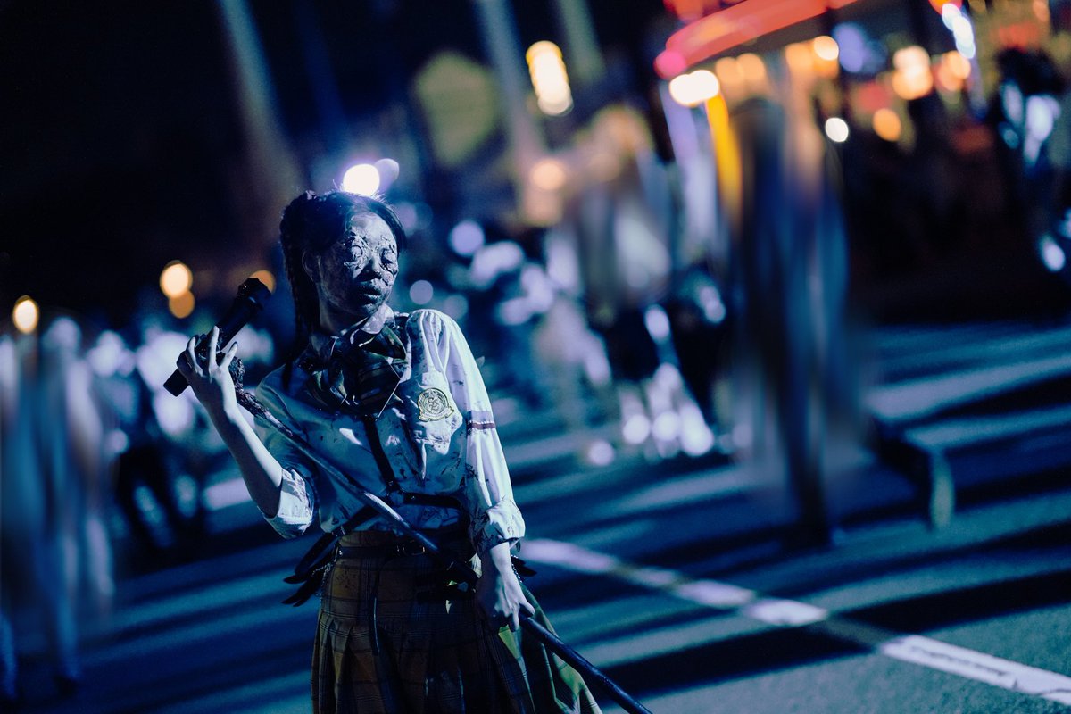 yatakn's tweet photo. 9/20  シャウトしながら徘徊してるボーカルちゃん🎙
#HHN2026 https://t.co/wsOP3amuCx