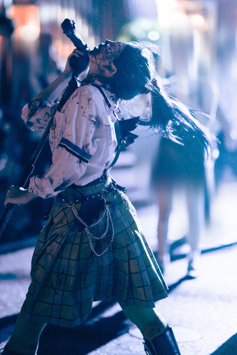 yatakn's tweet photo. 9/20  シャウトしながら徘徊してるボーカルちゃん🎙
#HHN2026 https://t.co/wsOP3amuCx