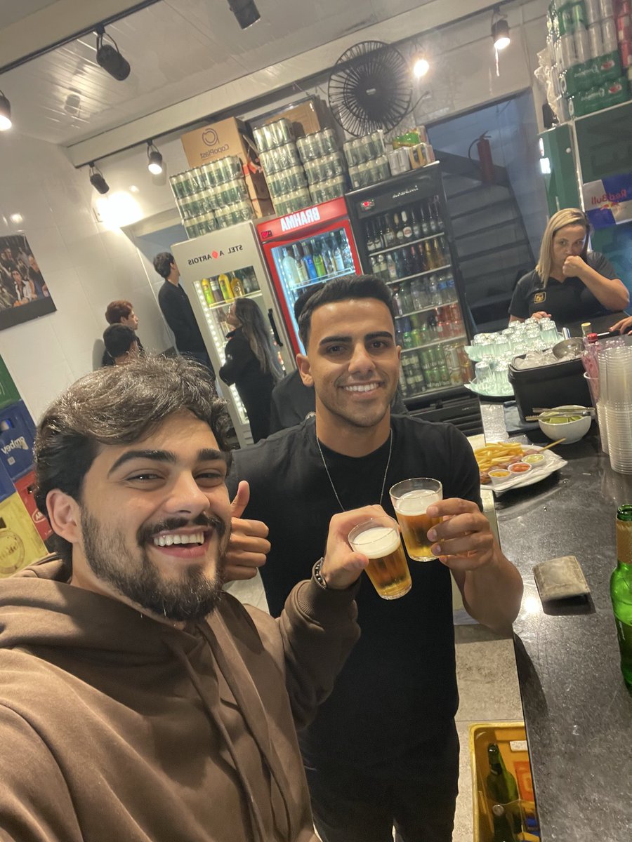 Luizaomouber's tweet photo. fds com mano Lucas. Teve bom demais!🍺 https://t.co/Qtj8hCszR2