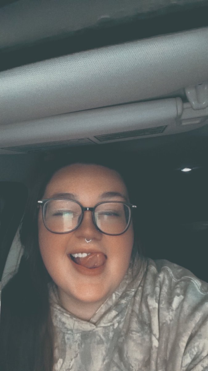 PrettyCannaMom's tweet photo. Someone pay my bills🙃 I’m tired of adulting. https://t.co/7dn1HtS0A3