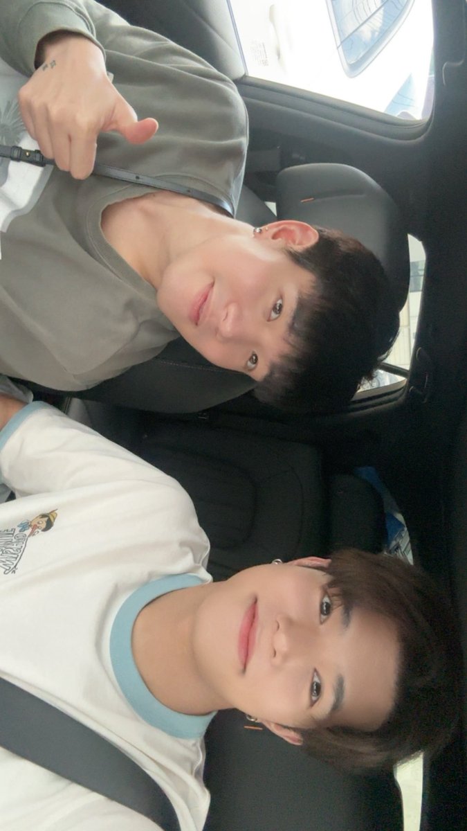 k_natheee's tweet photo. ไปรับมาแล้วค้าบบมี้ 🐶🧸
#gungunhd #kaonatheephat https://t.co/z59Q3X5H0P