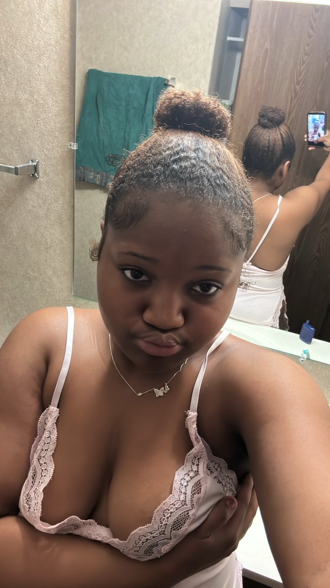 bitterpuppi's tweet photo. Me and my bun against the world >^< https://t.co/e2il4xpeQ6
