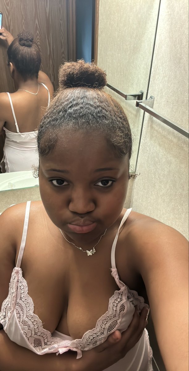 bitterpuppi's tweet photo. Me and my bun against the world >^< https://t.co/e2il4xpeQ6