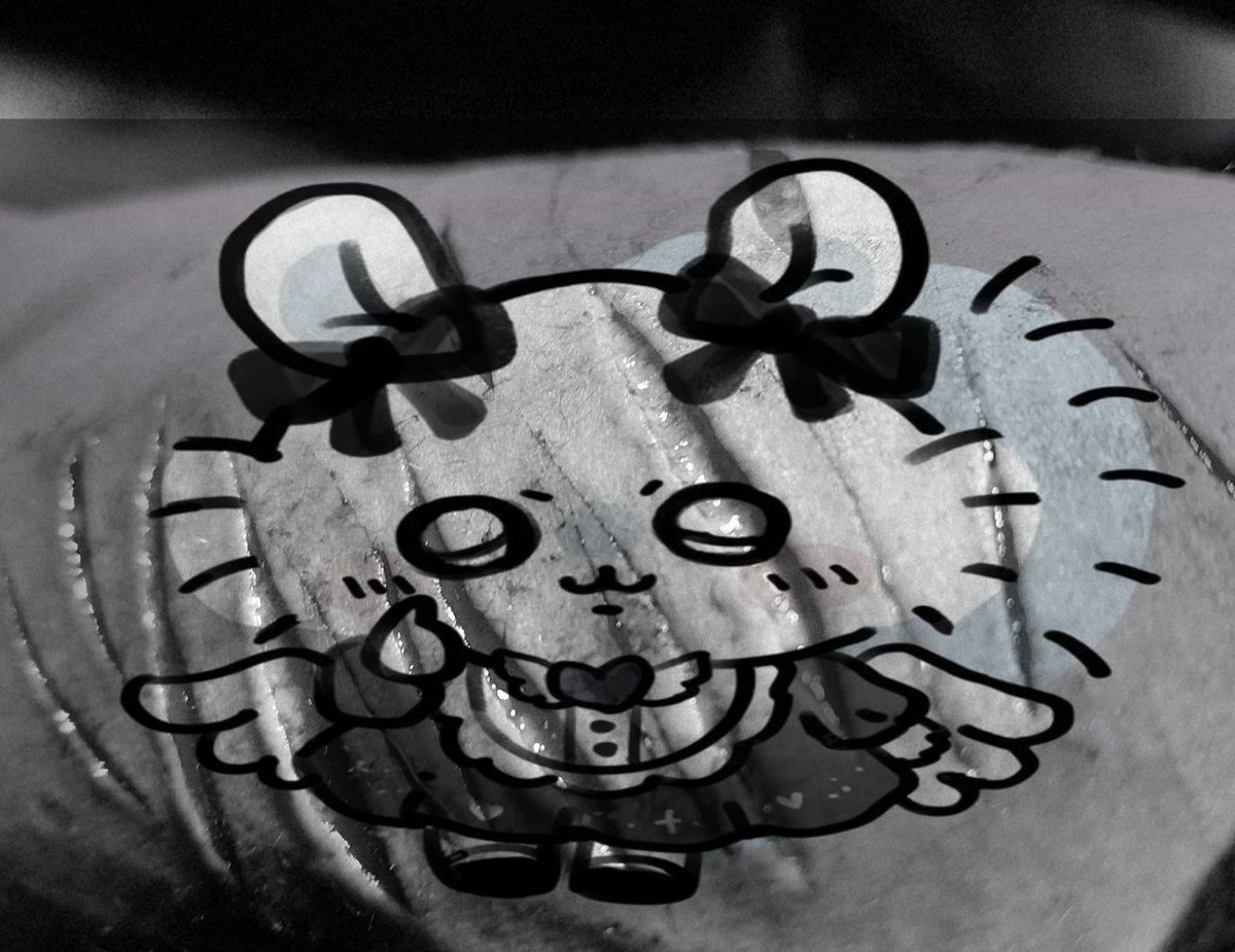 Desurouh's tweet photo. cute drawing fake all makeup of momonga being cute!! #slittwtt #shtwtt #shedtwtt https://t.co/O9bahoyVIU