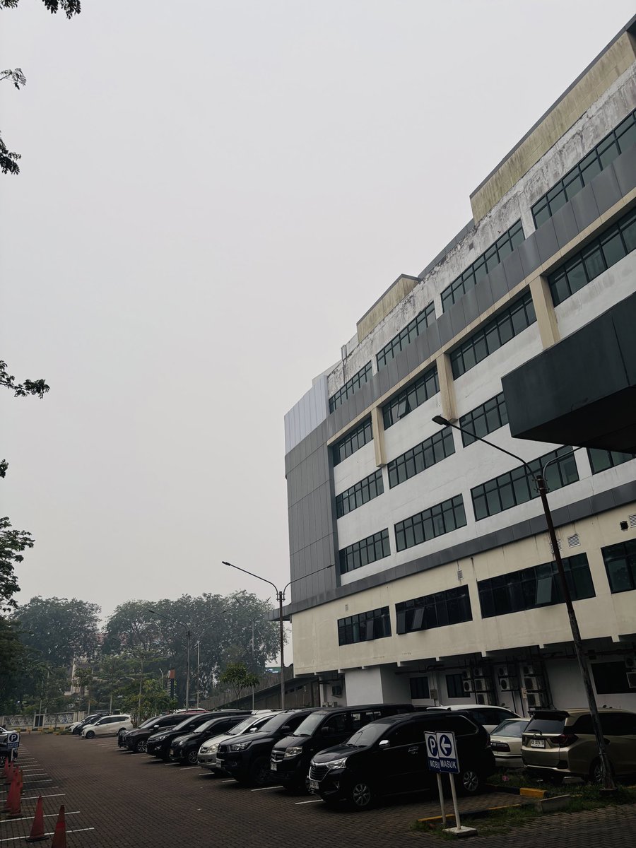 pinapplelmo's tweet photo. Semoga operasi embah lancar🥺🤍 https://t.co/tWyREFFReG