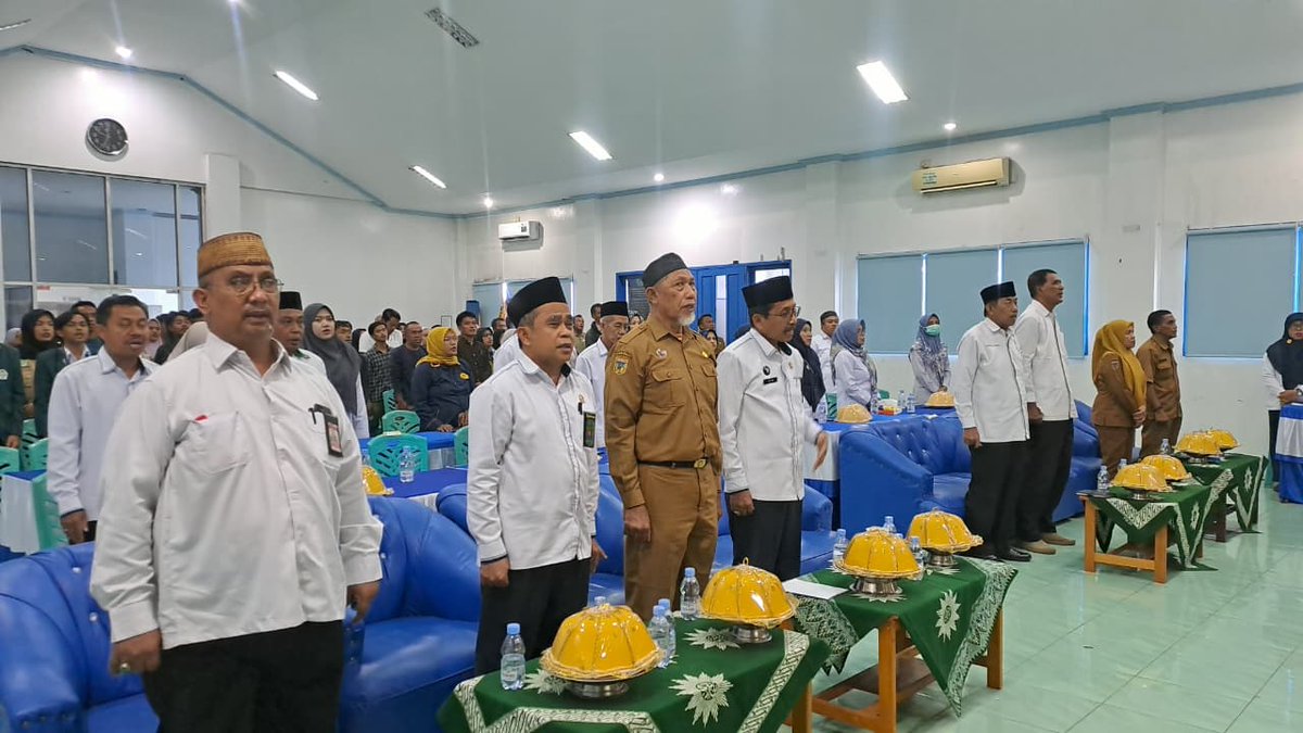 PTA_Palu's tweet photo. Tabe #SampesuvuPTA.Palu
Senin, 21 September 2026

YM Wakil Ketua PTA Palu memberikan arahan dalam pelaksanaan layanan terpadu Sidang Isbat Nikah yang diselenggarakan PA Palu berkolaborasi dengan BAZNAZ Kota Palu.

@Humas_MA
@MahkamahAgung
@DitjenBadilag
#ptapalunabelopura https://t.co/hAEblzmUQa