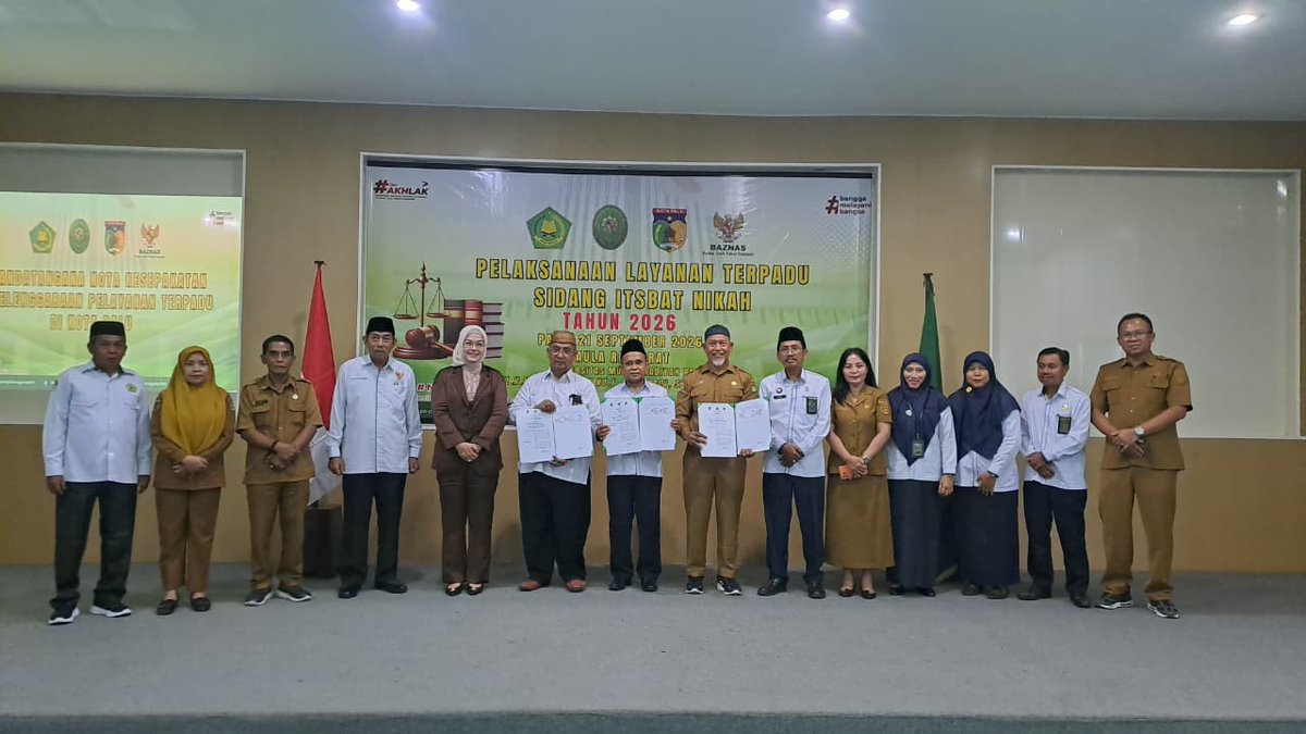 PTA_Palu's tweet photo. Tabe #SampesuvuPTA.Palu
Senin, 21 September 2026

YM Wakil Ketua PTA Palu memberikan arahan dalam pelaksanaan layanan terpadu Sidang Isbat Nikah yang diselenggarakan PA Palu berkolaborasi dengan BAZNAZ Kota Palu.

@Humas_MA
@MahkamahAgung
@DitjenBadilag
#ptapalunabelopura https://t.co/hAEblzmUQa