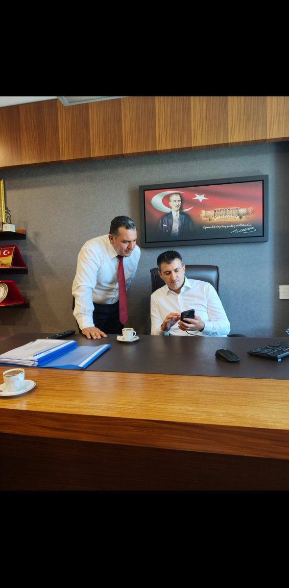 ErtugrlGaziTmsy's tweet photo. @TmsyGaziler olarak başta sn @RTErdogan Cumhurbaşkanımızın liderliğinde @tcailesosyal bakanlıgımızla koordineli bir şekilde çalıştınız. 

Milli savunma komisyon Başkanımız Sn @hulusiakarmedya Bakanımızın başkanlığında komisyon üyeleri sn  @refik_ozen16 @FeyziBerdibek1 kıymetli vekilim Sn @celebimehmeta vekilm 
Sizlere minnettarız @celebimehmeta vekilm durdurak bilmeden geceli gündüzlü samimi, kararlı bir şekilde çalıştınız . tarihi bir görevi @TmsyGaziler Gazlik unvanının alınmasında 42 yıllık  bir sorunun çözümünde emeginiz gayretiniz çok büyük  Tüm şehit ailelerimizin Gazilerimizin sorunlarının çözülmesinde taktire şayan bir çalışmalarınız oldu biz bunlara şahidiz 

Bugün #19Eylülgazilergününde bu mutluluğun gururun yaşanmasında @TmsyGaziler olarak sizlere minnettarız
Bu çalşmada çok büyük bir gayreti sarfettiniz bu gayreti niz çalışmalarınız meclis kapalı olmasına rağmen bu süreci hala yakından takip edip çıkan aksaklıkların anında çözülmesi için büyük bir gayretleriniz var her daim sahada çalışmaları yakından takip ediyorsunuz koca yürekli vekilim. biz sizden razıyız Allah'ta Sizden razı olsun 
Bu memleketin sizin gibi çalışkan yüreği vatan Millet sevgisi ile dolu vekillerimize ihtiyacı var iyiki varsınız Ülkemize bıraktığınız en büyük tarihi bir mirasda emeginiz gayreti niz çalşkanlıgıınız çok büyük @Akparti
@_cevdetyilmaz @tcbestepe @mhrmkurt