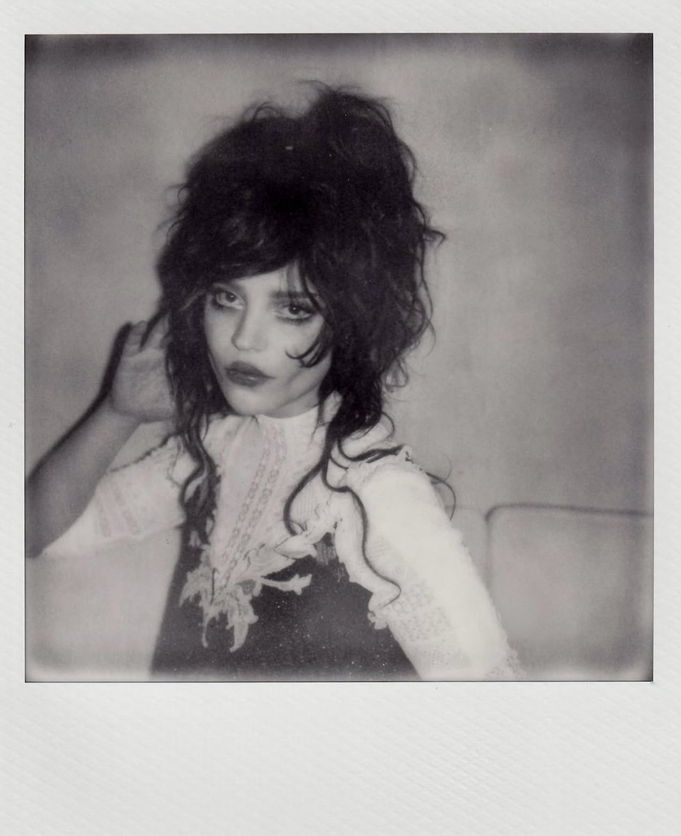 sophiethtcher's tweet photo. Sophie Thatcher photographed by Jason Renaud 🩶 https://t.co/kxJSrrED9Q