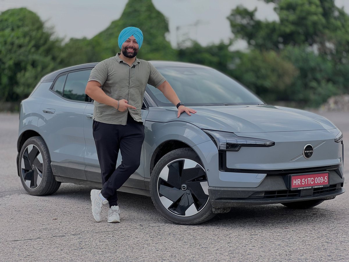 cemilejustin's tweet photo. The smallest Volvo. The biggest surprise. The all-new Volvo EX30 proves that compact can still feel premium, with minimalist Scandinavian design, instant electric performance, and a tech-loaded cabin. Would you pick it over its rivals? https://t.co/rz7b79MVHO