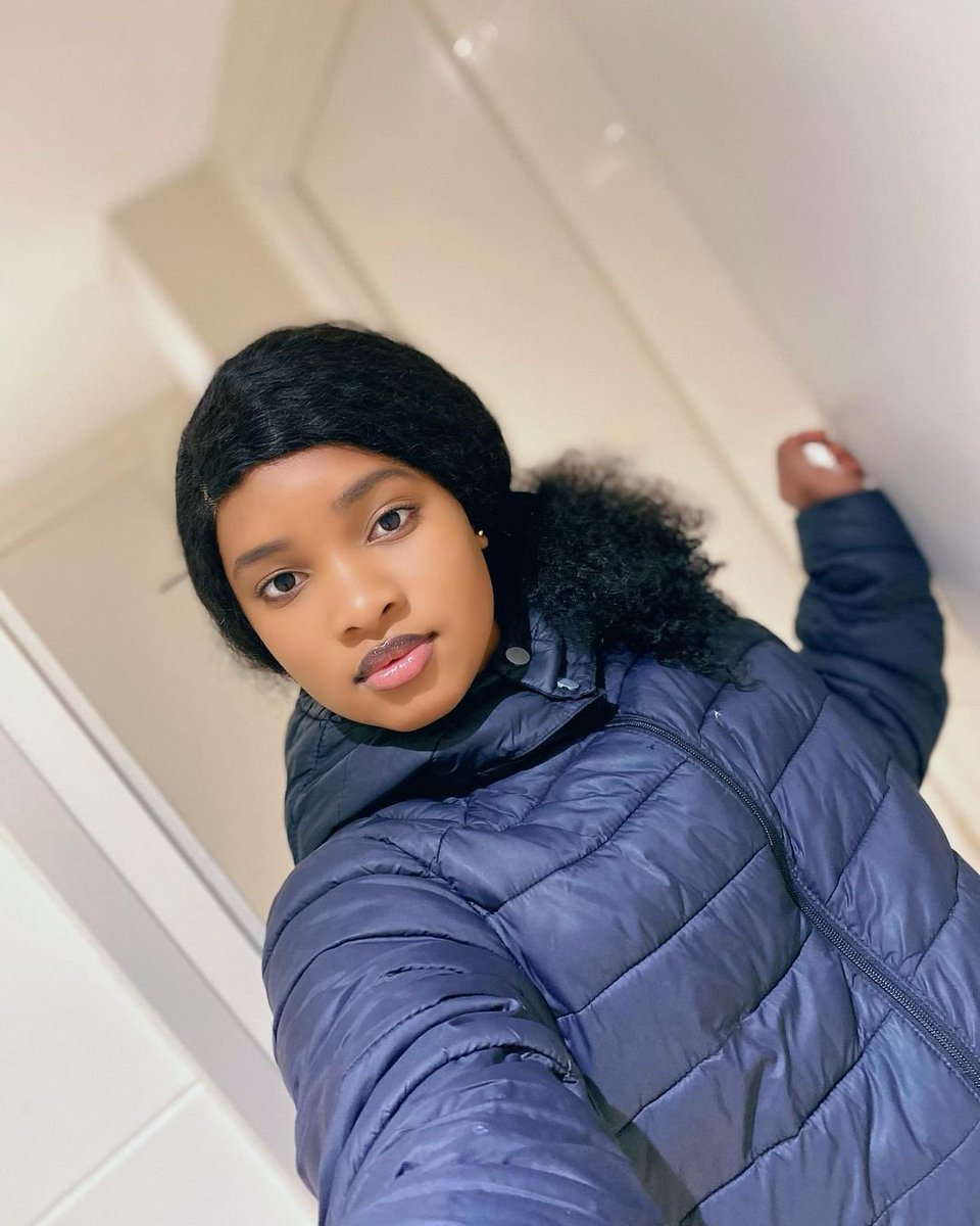 madinerh__'s tweet photo. Hi I'm, 19 do you love me 💔🥰 https://t.co/DIXpOc31Nl