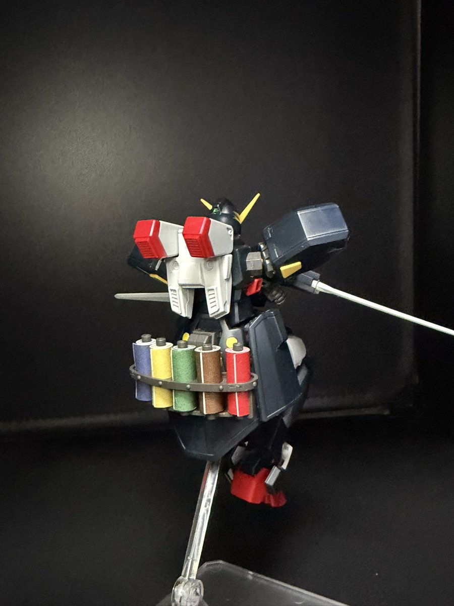 kasaomi100's tweet photo. 手首パーツが多いとポージングのバリエーションが増えるので良いです！
巻物も付いてます！
巻物は紙なのでヨレやすいし端に傷がつきやすい��で取扱注意ですね
#ガンプラ https://t.co/8xmOffSCaz