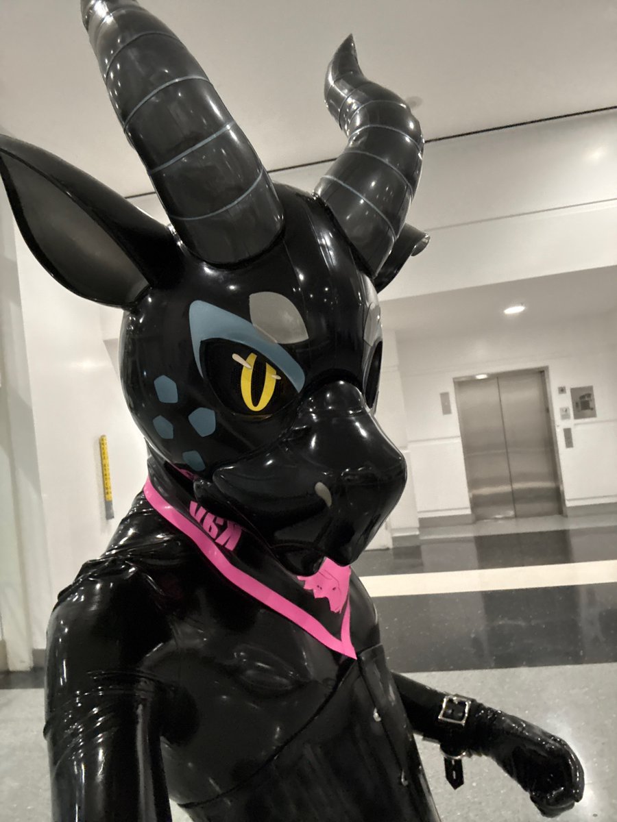 SexyServal's tweet photo. Rawr ;3 #ASC26 https://t.co/NBzm8lKWFP