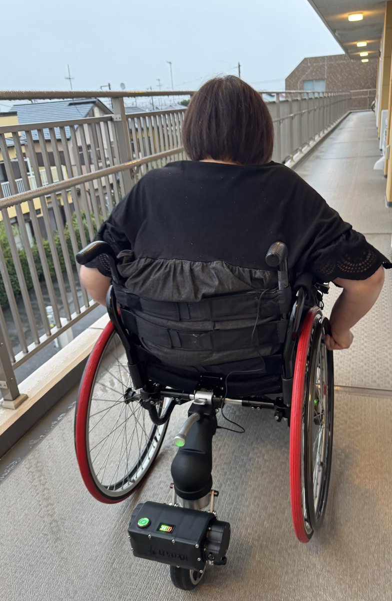 FREEBionicsJP's tweet photo. 【「私にもできた！」の感動を、一度体験してほしいから】
「操作が難しかったらどうしよう…」そんな不安を持っている方にこそ、一度試してみてほしいんです。
E-KOは、初めての方でも数分練習するだけで驚くほど自由自在に乗りこなせちゃいます。
-
https://t.co/0yN5oU58wC
#車椅子  #電動アシスト https://t.co/G4OfalcRo1