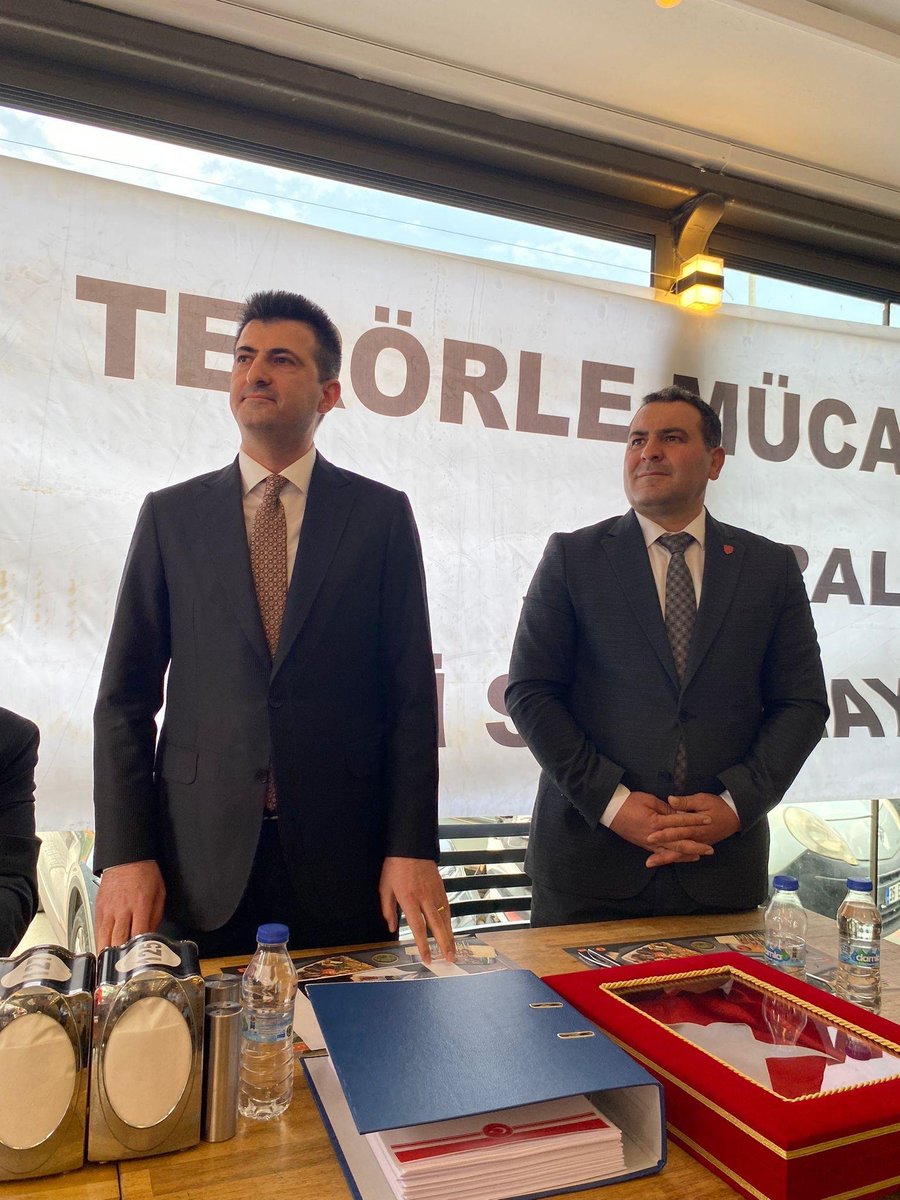 ErtugrlGaziTmsy's tweet photo. @TmsyGaziler olarak başta sn @RTErdogan Cumhurbaşkanımızın liderliğinde @tcailesosyal bakanlıgımızla koordineli bir şekilde çalıştınız. 

Milli savunma komisyon Başkanımız Sn @hulusiakarmedya Bakanımızın başkanlığında komisyon üyeleri sn  @refik_ozen16 @FeyziBerdibek1 kıymetli vekilim Sn @celebimehmeta vekilm 
Sizlere minnettarız @celebimehmeta vekilm durdurak bilmeden geceli gündüzlü samimi, kararlı bir şekilde çalıştınız . tarihi bir görevi @TmsyGaziler Gazlik unvanının alınmasında 42 yıllık  bir sorunun çözümünde emeginiz gayretiniz çok büyük  Tüm şehit ailelerimizin Gazilerimizin sorunlarının çözülmesinde taktire şayan bir çalışmalarınız oldu biz bunlara şahidiz 

Bugün #19Eylülgazilergününde bu mutluluğun gururun yaşanmasında @TmsyGaziler olarak sizlere minnettarız
Bu çalşmada çok büyük bir gayreti sarfettiniz bu gayreti niz çalışmalarınız meclis kapalı olmasına rağmen bu süreci hala yakından takip edip çıkan aksaklıkların anında çözülmesi için büyük bir gayretleriniz var her daim sahada çalışmaları yakından takip ediyorsunuz koca yürekli vekilim. biz sizden razıyız Allah'ta Sizden razı olsun 
Bu memleketin sizin gibi çalışkan yüreği vatan Millet sevgisi ile dolu vekillerimize ihtiyacı var iyiki varsınız Ülkemize bıraktığınız en büyük tarihi bir mirasda emeginiz gayreti niz çalşkanlıgıınız çok büyük @Akparti
@_cevdetyilmaz @tcbestepe @mhrmkurt