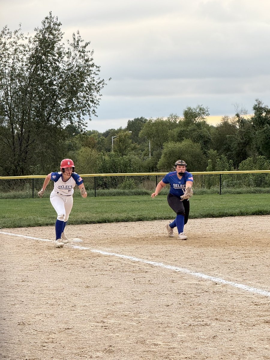 ReeseConverse's tweet photo. From home coming Saturday to championship Sunday. So lucky to play my own blood for the ship! 
@paytonconverse @ejonesrockchalk @SelectFP09 @316EliteSB @cnote1616 
@CoachGametSF @britnee_weber 

@tagupSoftball @DiamondAddicts @SoftbalAmerica @LineDsoftball @D1Softball @ExtraInningSB @d1fastpitch1 @TopPreps @sportsinkansas @MidwestPremierS @TCNfastpitch @PrepSoftball