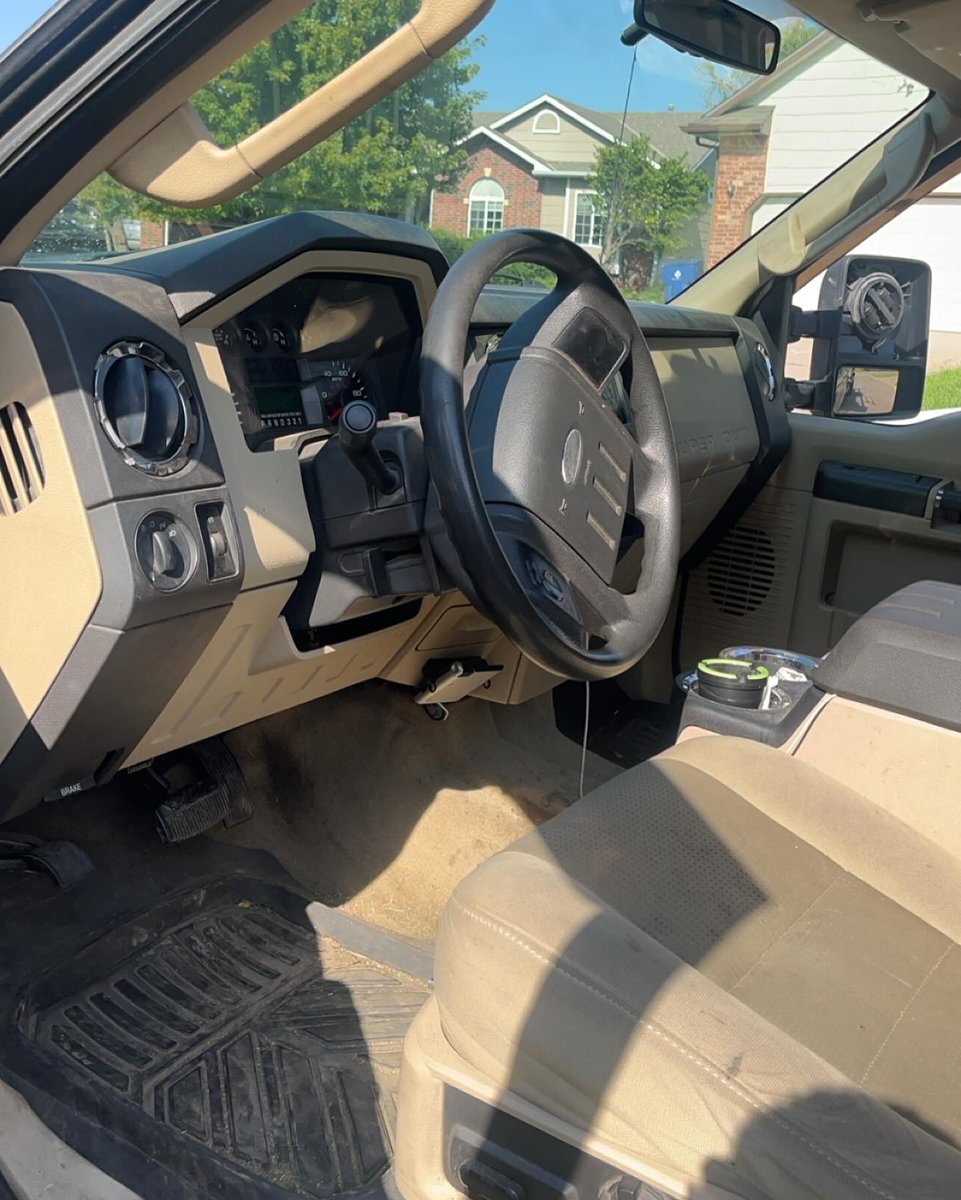 MiliiRomanAm's tweet photo. Why get an interior detail? It reduces allergens, eliminates odors, prevents mold, mildew, and germ spread that can cause illness. Book with Prime today! Email primedetailcrew@gmail. com or call (316) 299-3011. https://t.co/lXo9mS8IQX