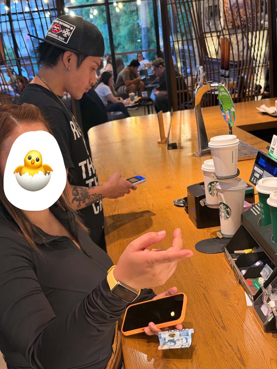 caprikenszn's tweet photo. lol so my irl friend sent me this random ayuda  —ken suson sightings! kagabi around qc area 🤣 sabi pa sakin “pogi ng bare face ganda ng kulay” HAHAHHAHAHA oo talaga! 🤭

mag-isa lang siya, nag order lang ( matcha siguro yon eme) umalis rin daw agad hahahahaha. AYON LANG SKL. 🤣

MISS KO NA YAN SYA JUSKOPO KELAN KAYA AKO MAGKAKAROON NG ORGANIC ENCOUNTER SA KANYA 😭