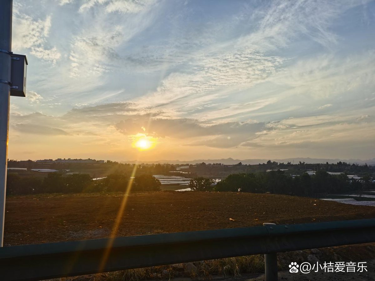 ReneeAmini0vg's tweet photo. Our photography club's sunset shoot at the city riverside is this Saturday! Grab your cameras, meet at 5 PM, and catch golden hour magic with us—new members always welcome!， https://t.co/Gk5MsDqdNu