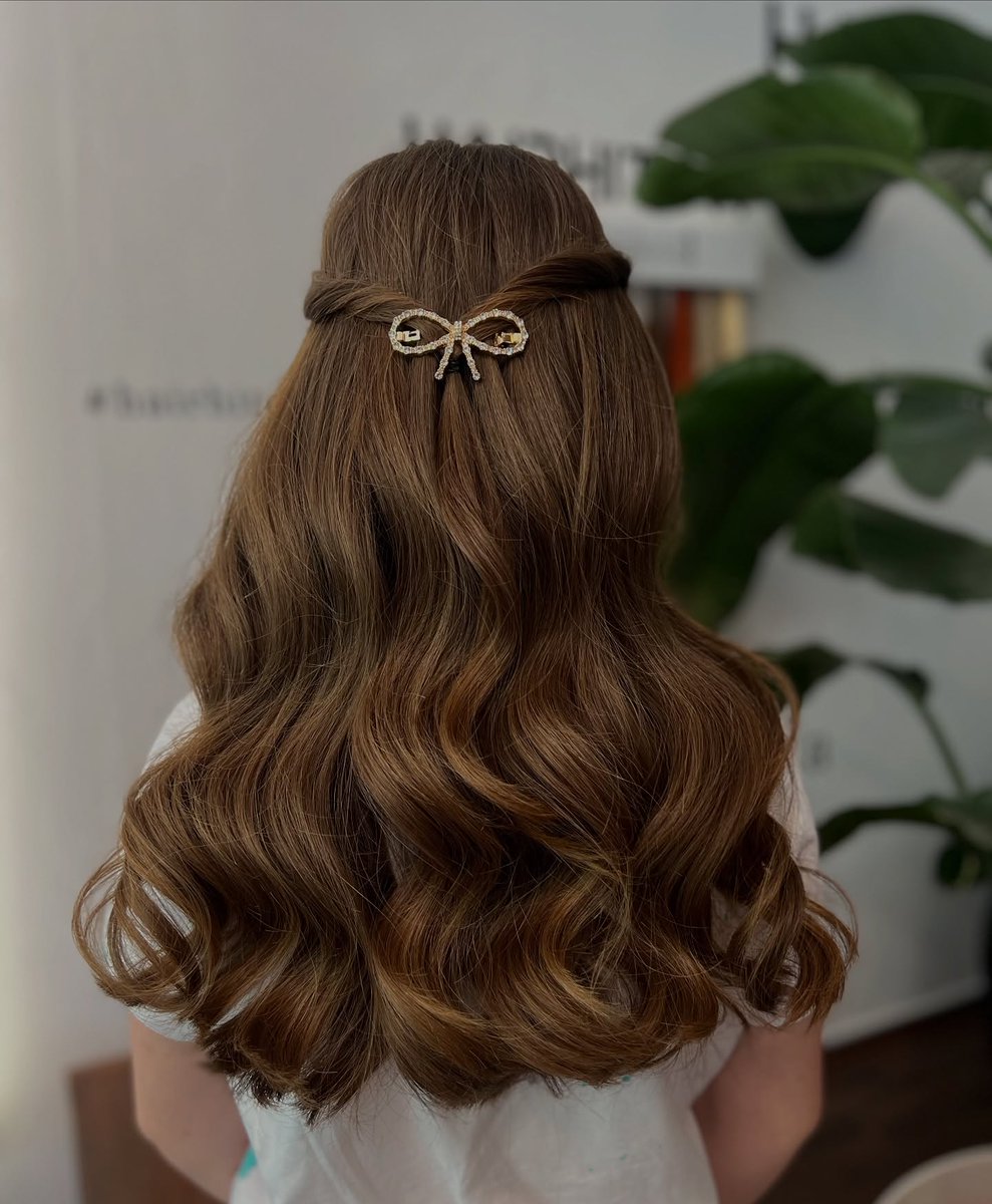 OmegaPiner's tweet photo. Valeta—- kodranje las Glamour z malim lepim detajlom ✨🦋 https://t.co/axtnbWuvTt