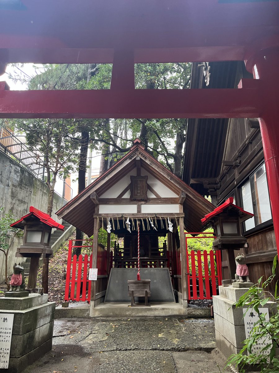 yt01230835's tweet photo. 2026.9.9
新潟市中央区　寄居諏訪神社⛩️

月参りに伺いました！
ちょうど雨が止んでくれて、その合間にお参りできてラッキーでした✨

御朱印は今月限定を拝受しました。 https://t.co/6o0oLMpVjq