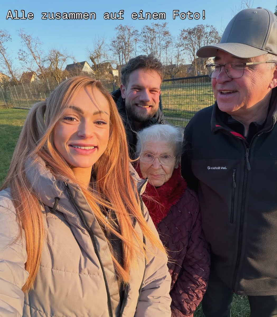 lealoveslifjpvr's tweet photo. Keinachten mit meiner Familie!

Ich bekomme seit Jahrzehnten immer wieder die gleiche, verwunderte Frage, weshalb wir denn kein Weihnachten feiern. Ob wir einer Sekte angehören oder Ähnliches. Finde ich spannend. Ich würde sowas einfach nie hinterfra... https://t.co/1cxQSXYJBh
