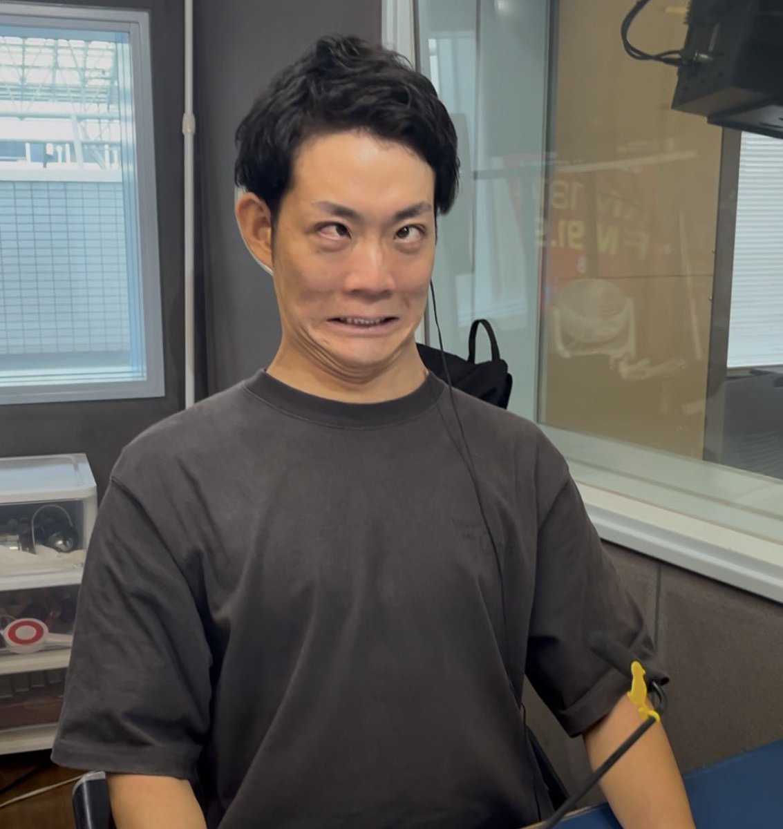 mimi_obc's tweet photo. 【本日のお悩み相談室🩺👨🏻‍⚕️】

真面目なシーンなどで
笑いのツボに入ってしまったら
自分にとっての
｢思わずスンっとしてしまう顔｣を
見るようにしましょう🙆‍♀️ https://t.co/QK8POP9Swp