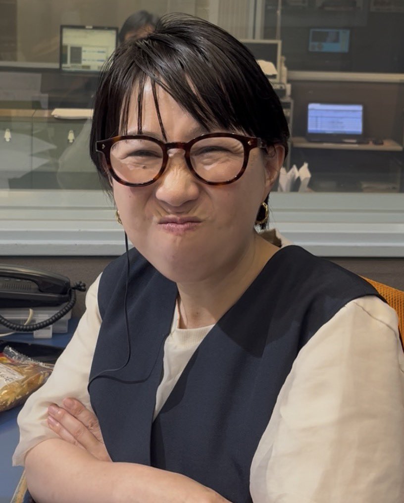 mimi_obc's tweet photo. 【本日のお悩み相談室🩺👨🏻‍⚕️】

真面目なシーンなどで
笑いのツボに入ってしまったら
自分にとっての
｢思わずスンっとしてしまう顔｣を
見るようにしましょう🙆‍♀️ https://t.co/QK8POP9Swp
