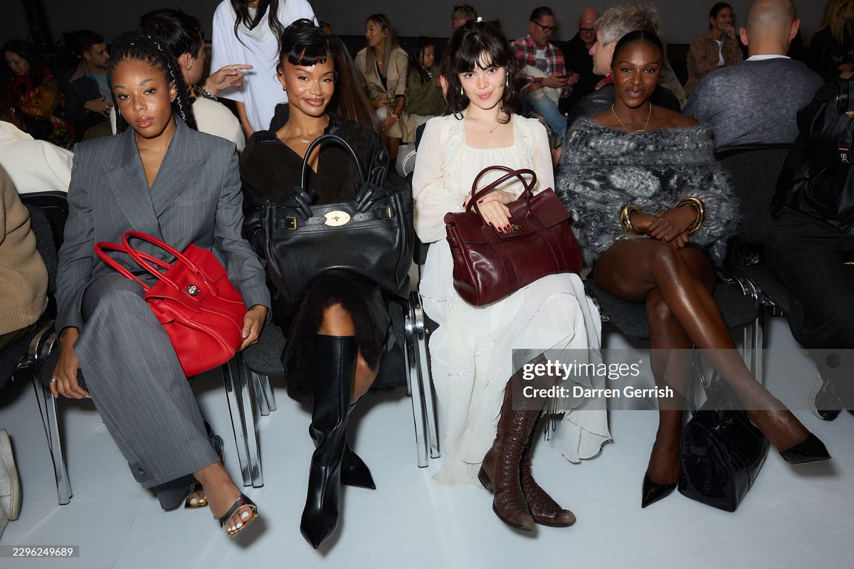 tldparchives's tweet photo. Abigail at the Mulberry SS27 show in London with Amber Anning, Imani Lara Lansiquot, and Dina Asher-Smith! 🕊️ https://t.co/z9zOTBZZ2H