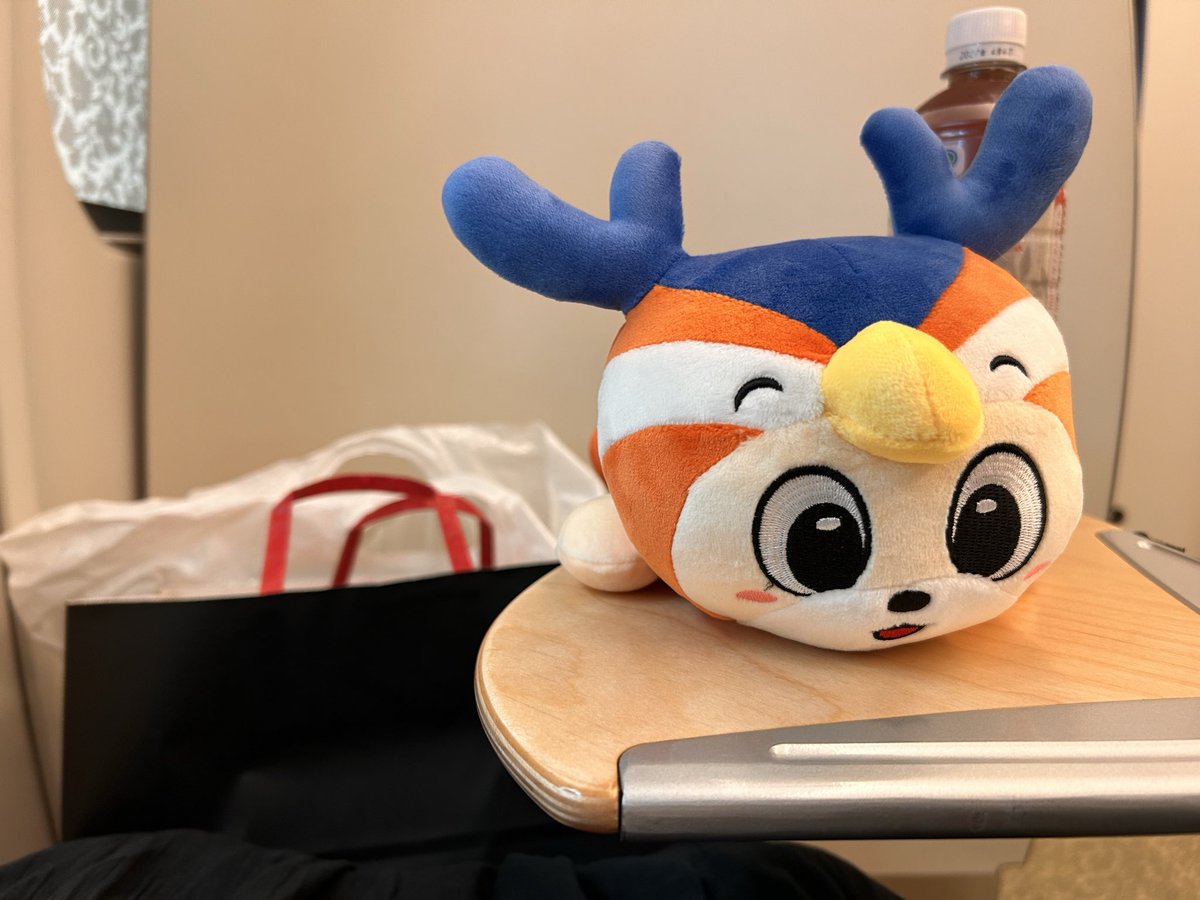 Asumayoru___11's tweet photo. 帰りの新幹線ついに動き始めてしょんぼりおびび https://t.co/ZxPKpqDZzM