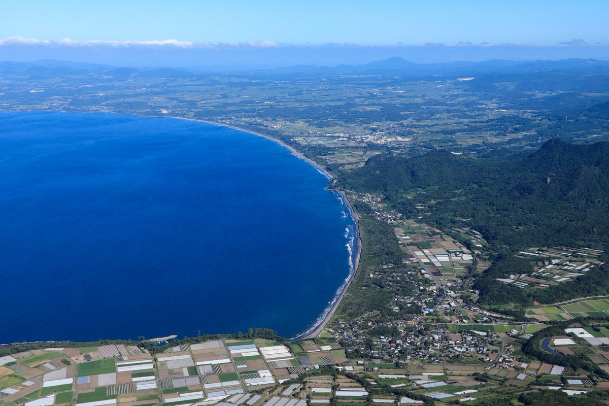 jackal9880's tweet photo. 2026/09/21 開聞岳
どこからでも登れそうでいて登山道が一本の開聞岳へ。麓のキャンプ場でテン泊してからスタート。終始森林の中なので涼しくて助かった。山頂からは噴火している桜島が望めた。 https://t.co/UONElCDdPU