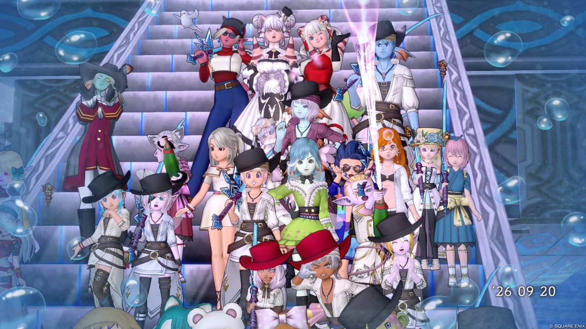 MAI_DQ10_'s tweet photo. アライバルさんに色々教えてもらって、鈴音ちゃんの配信に参加して、釣りまくりました！キングが釣れて賞金ゲット！
楽しかった〜😊
集合写真で、ぷにぷにぃさんを見つけてこっそり隣でパシャ！隠れファンで〜す(//∇//) https://t.co/aACyCfsPA3