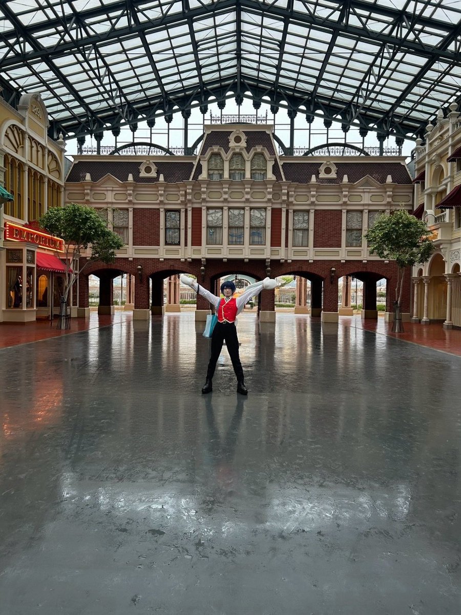 natsu_cos2's tweet photo. 流石の台風なのでバカしかいないらしい https://t.co/HkPG4kal0H