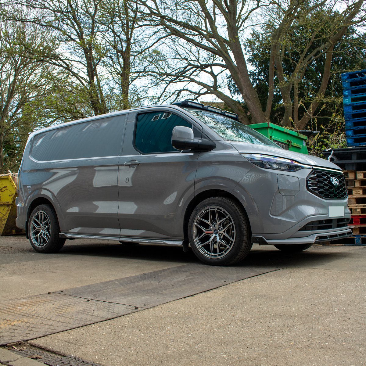 BeckyBridgen's tweet photo. The Vanspeed Vortex: style and strength with load ratings up to 1350kg. Available for VW T7, Ford Transit Custom, Mercedes Sprinter, VW Crafter and Ineos in Gloss Raven Black, Carbon Chrome and Royal Bronze. British design since 1971. https://t.co/M7Y7GBH1IQ