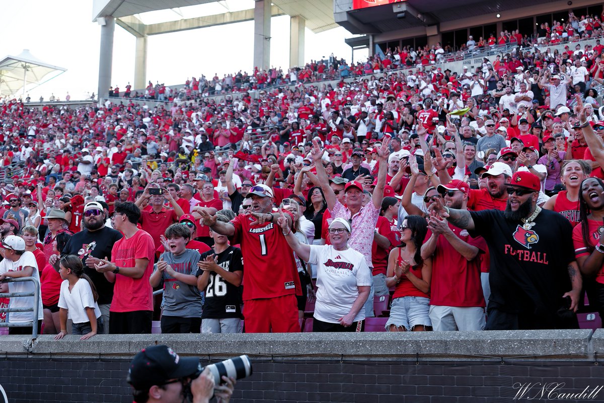 wncaudill's tweet photo. Even with the heat there was a great crowd Saturday. Lets make it even bigger this weekend https://t.co/JZg0tH0aId
