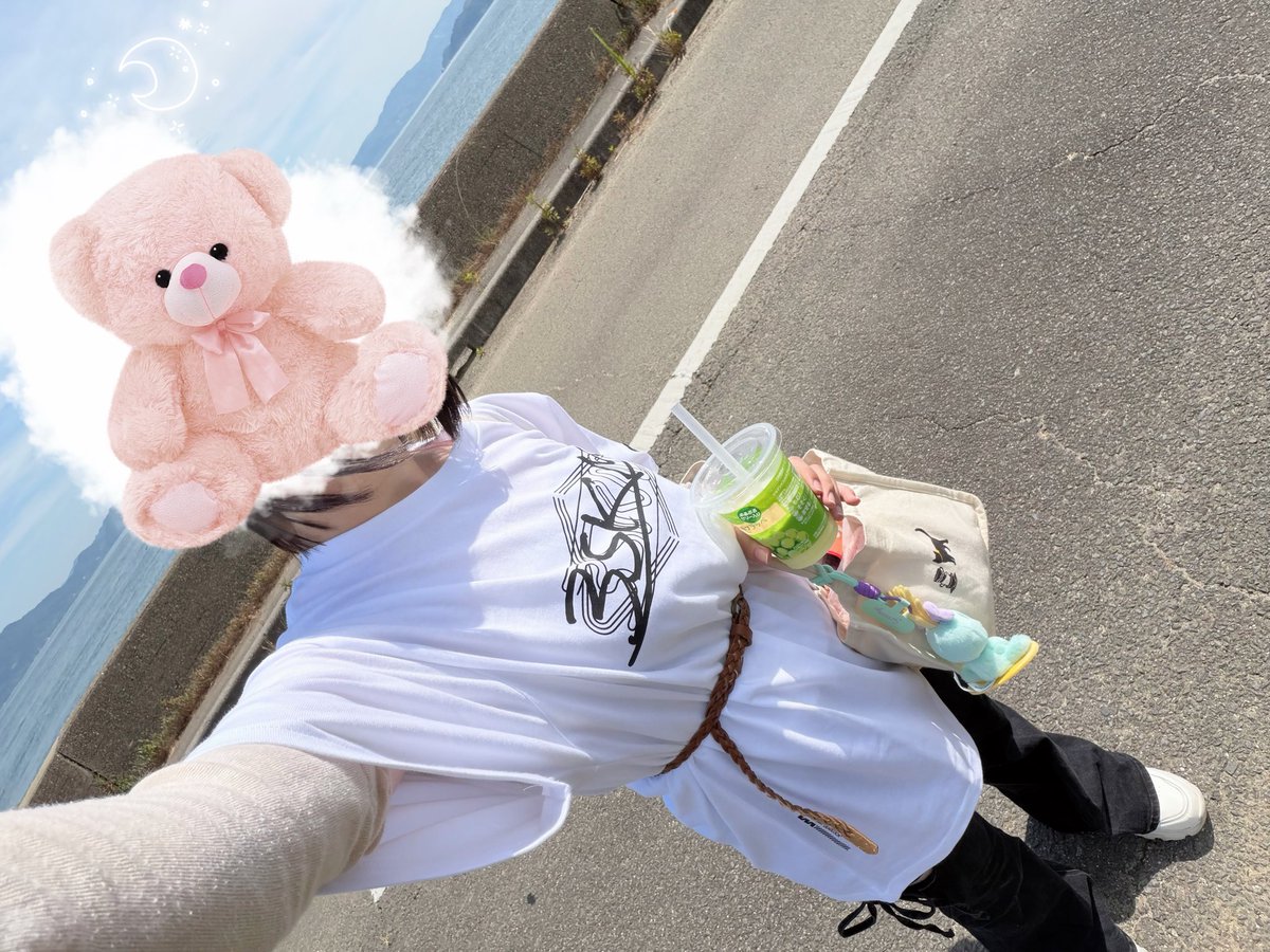 mone_lune's tweet photo. @Pankeeki1125 オシャレなのかは分からないけどこういう格好する
(※)自我⚠︎︎ https://t.co/MlGu6S489l