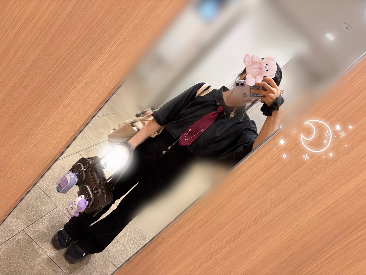 mone_lune's tweet photo. @Pankeeki1125 オシャレなのかは分からないけどこういう格好する
(※)自我⚠︎︎ https://t.co/MlGu6S489l