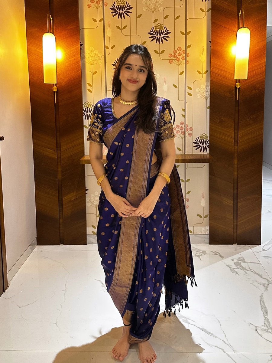 Nuveksha's tweet photo. Marathi mulgi 💜💜 https://t.co/56JKa4CV0R