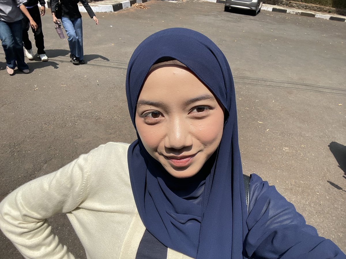 alwaysabece's tweet photo. day 1 kuliah as anak sem 7 https://t.co/Xdzm9RATai