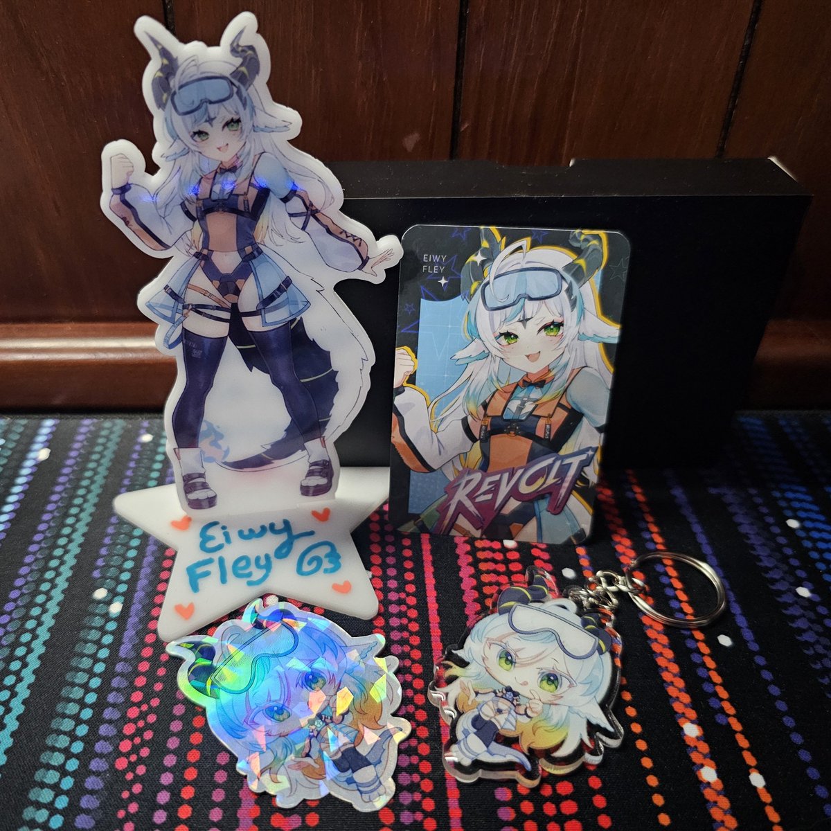P_RaptorX's tweet photo. Hoy por fin recibí mi merch!! 🥳

Amé muchísimo todo ❤️❤️❤️ por fin podré llevar a mis oshis a todos lados ✨

Ahora a buscarles un buen lugar en mi cuarto a mis nuevos tesoros 🫡

#KPXRevolt #ReSister https://t.co/HZJfj1LxqX