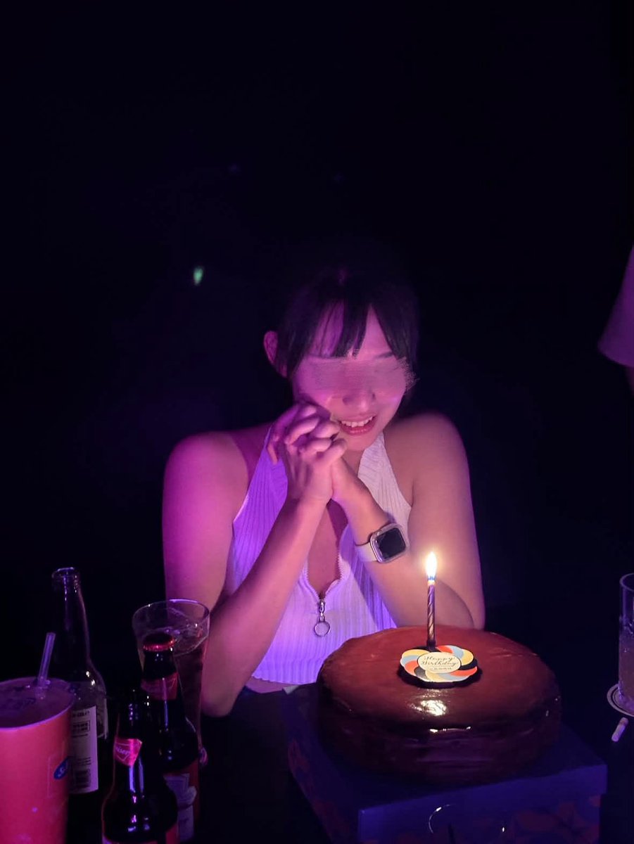 AAbbott54671's tweet photo. 去酒吧慶生很開心

但也很恐怖
會喝醉🍺💤

@sa_sa_ber https://t.co/QZwLKDD18b