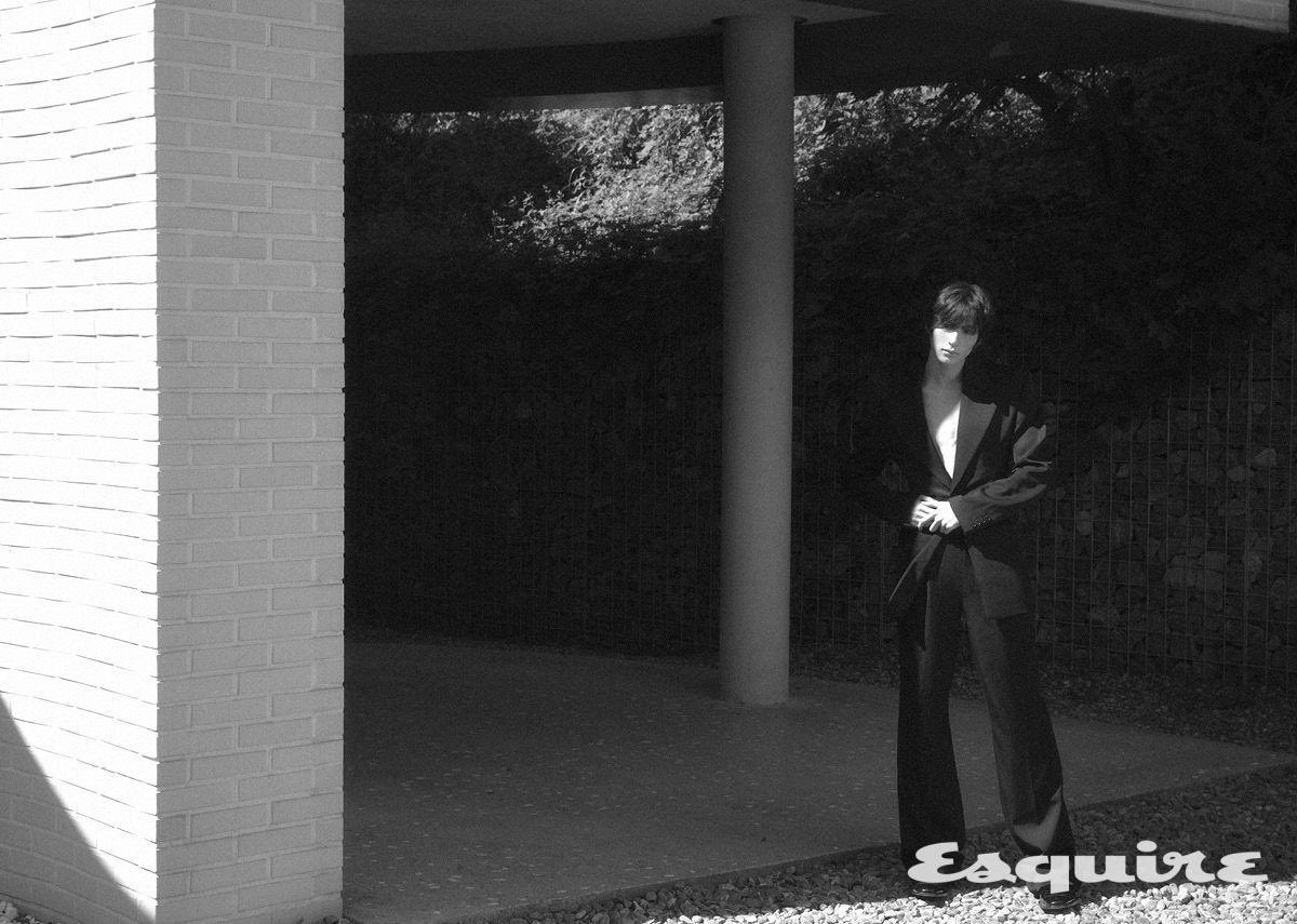 mepuppieyou's tweet photo. แอนตันกับ Saint Laurent โคตรดี ถูกต้อง เหมาะสม ㅠㅠ https://t.co/Yo9uVAIqs2