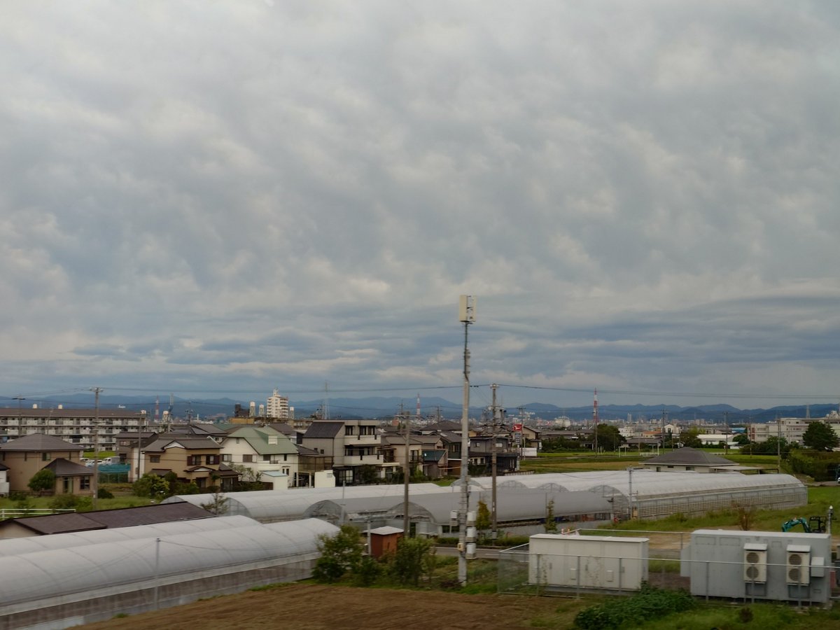 HIMA_1929's tweet photo. 無事に朝、欠航が決まりましたwww

夕方16時以降に福岡空港出発の便がダメだったので、アモピメンバーはきっと無事に帰れるだろうなーと思っています😊

東京に向かうにつれて段々お天気悪くなる💦
とりあえず名古屋くらいまでの様子📸 https://t.co/9SZUytuyxD
