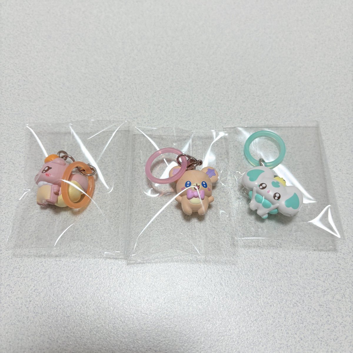 nai23119's tweet photo. 【交換】
ぷちきゅあ めじるしアクセサリー 

譲)もふるん、ぽるん、なっつ

求)こむぎ、ゆき、ここ

※コンプ目的のため😖
郵送交換希望です📮
お気軽にお声掛けください🙇🏻‍♀️ https://t.co/6faAqLk8pQ