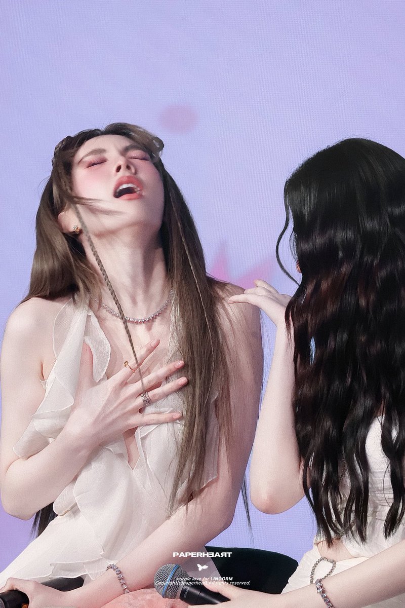 Golden00K_Orm's tweet photo. Orm are you ok? 🤭

#LinglingkwongxCalvinklein
@ormmormm @linglingsirilak https://t.co/GcBBoSwf9i