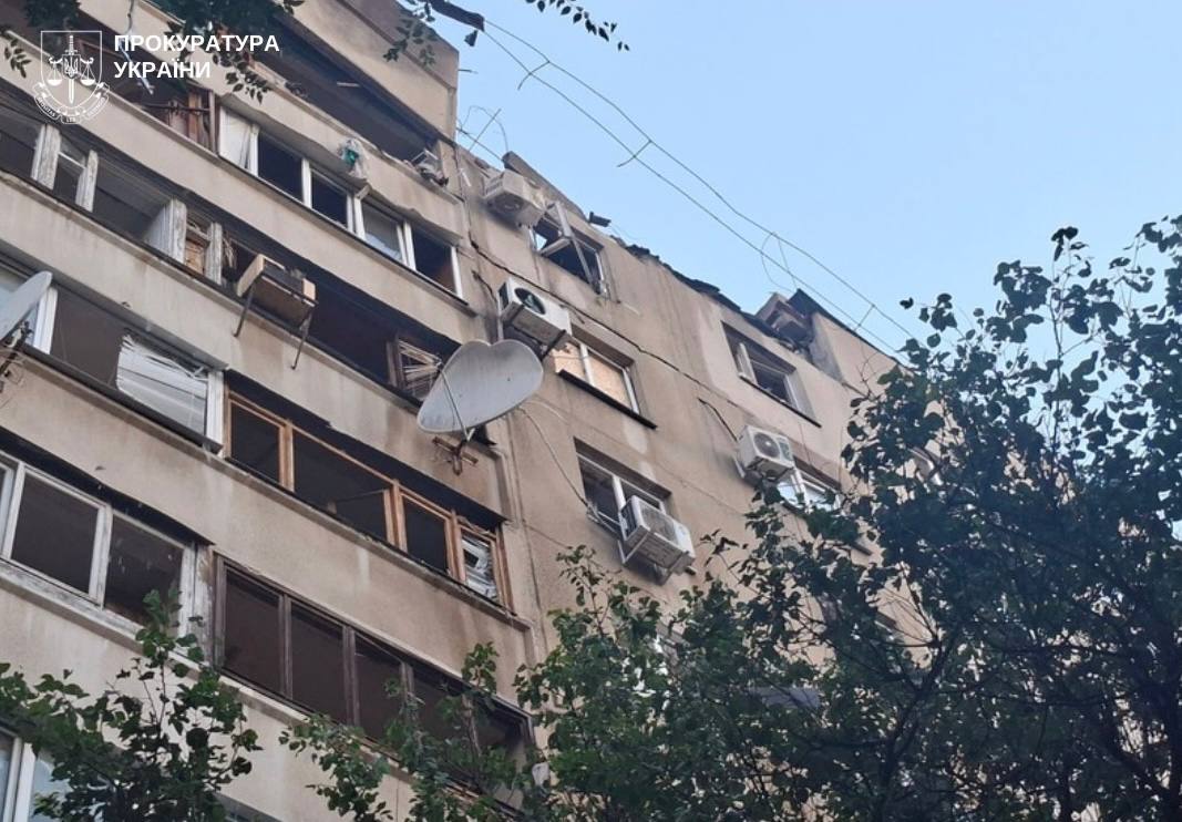 ostro_v's tweet photo. Ворожі дрони атакували Запоріжжя: є постраждалі, горіли торговельний центр, корпус університету й багатоповерхівки.

"Вночі 21 вересня 2026 року росіяни атакували Запоріжжя ударними безпілотниками та FPV-дроном.

https://t.co/25MCz0KGoS https://t.co/rOiUnuxx9W
