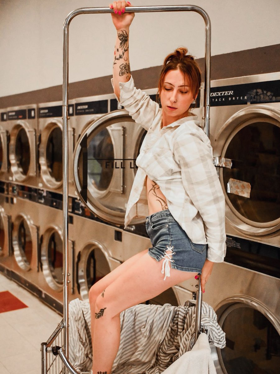 Nikoletanolimit's tweet photo. The wash can wait. https://t.co/EWD2NFRB1N