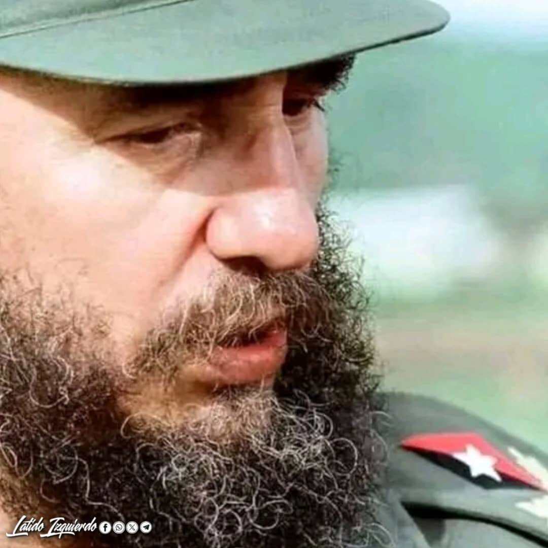 Latido_Izquierd's tweet photo. 🫡 "Latiendo con Fidel" 🇨🇺

El legado de Fidel es hoy más necesario que nunca: rebeldía anticapitalista, dignidad patria y socialismo.

El fuego de la Revolución no se apaga! Su legado es brújula y grito de lucha.

✊ ¡Seguiremos siendo de Patria o Muerte!

#100AñosConFidel https://t.co/9xI1Mxd1RZ