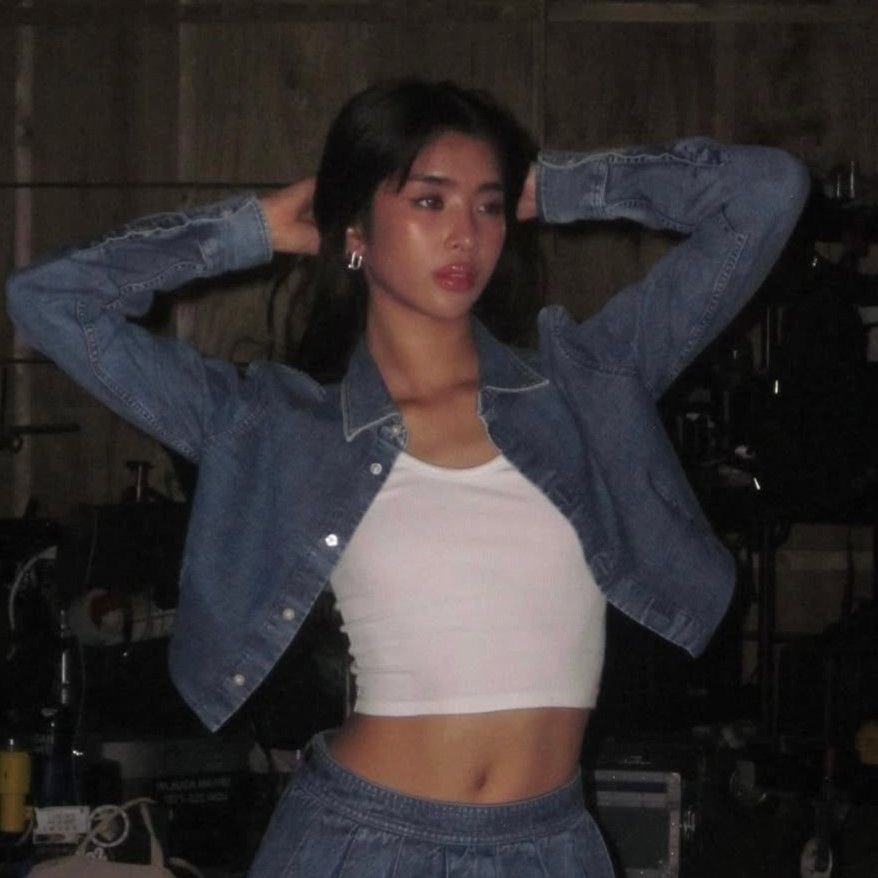 eyekonology's tweet photo. That tan 🤤🤤 https://t.co/CPOKQZ6PsK
