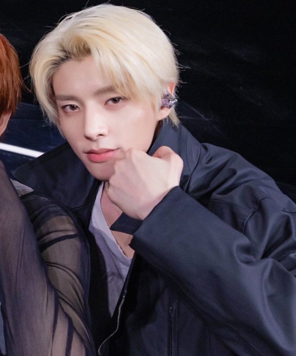 sjydaiIy's tweet photo. he’s stunning #JAKE #제이크 https://t.co/rhhZ7Eu0L2